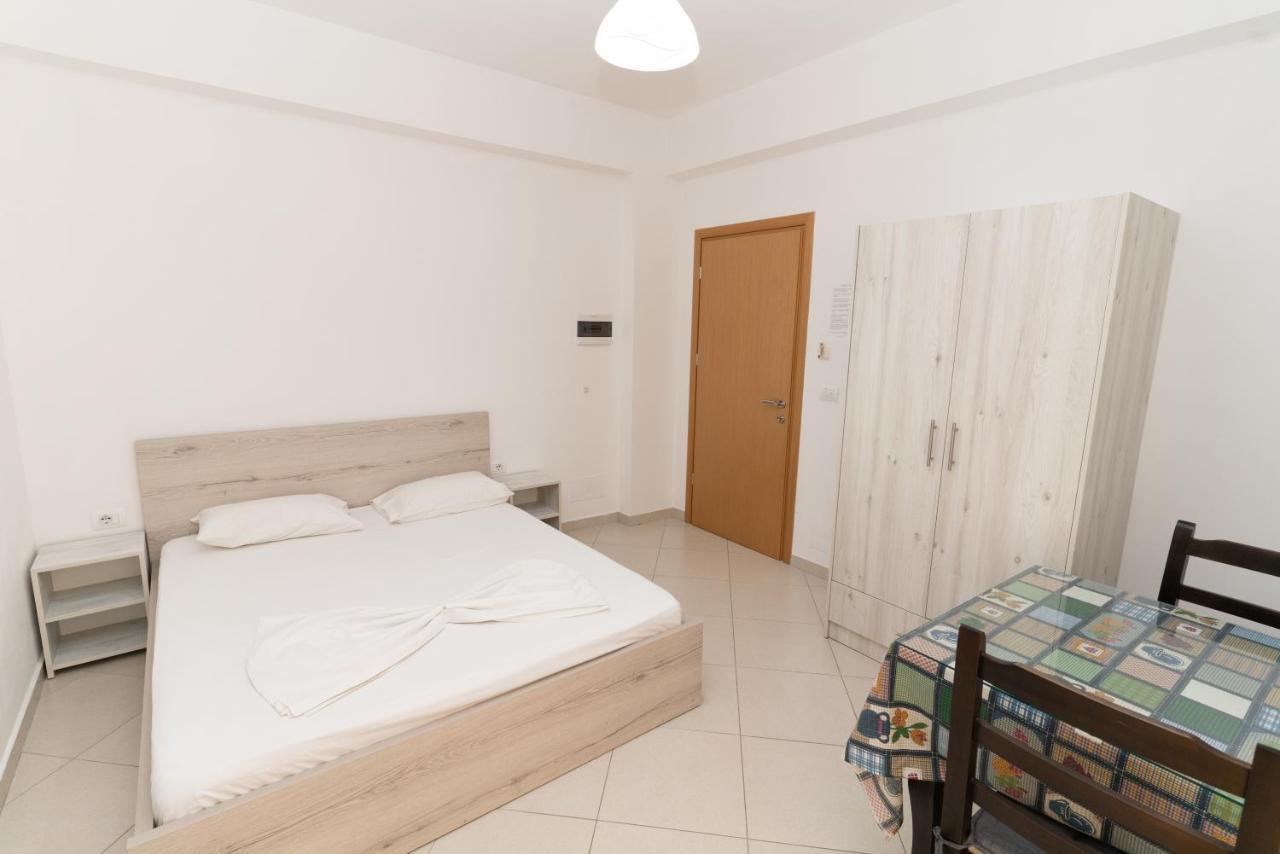 Sheme'S Apartments Sarande Bagian luar foto