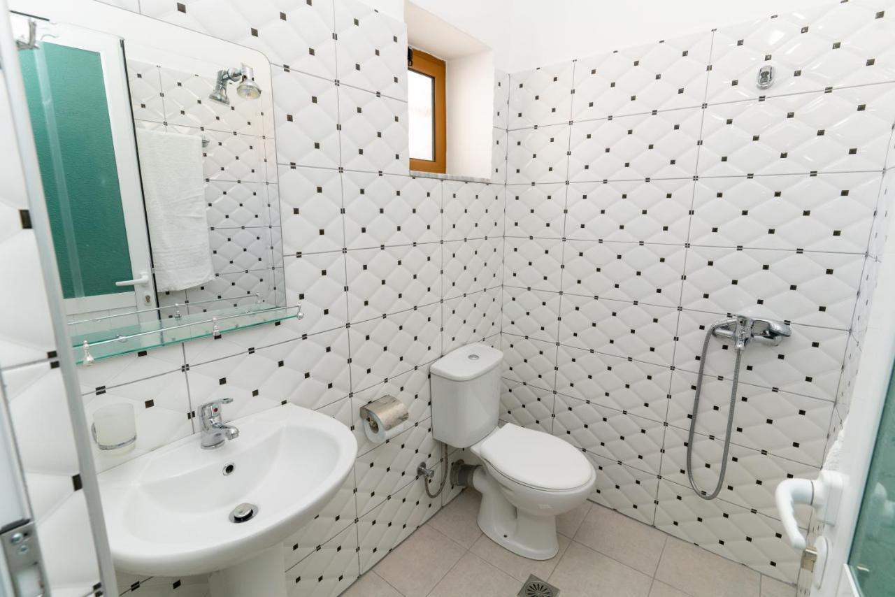 Sheme'S Apartments Sarande Bagian luar foto
